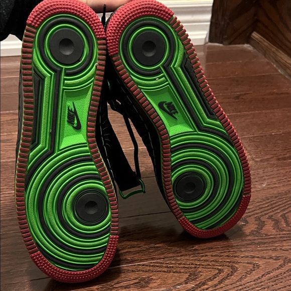 Jordan 1’s - Picture 5 of 7